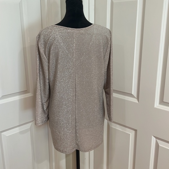 Chloe & Jasmine, women’s, M, 3/4 length sleeve blouse. Gold with glitter accent. - Picture 5 of 5